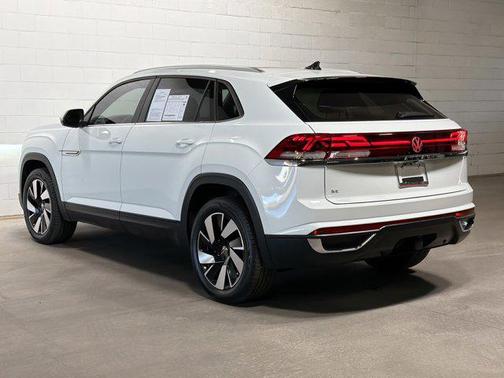 2025 Volkswagen Atlas Cross Sport 2.0T SE w/Technology