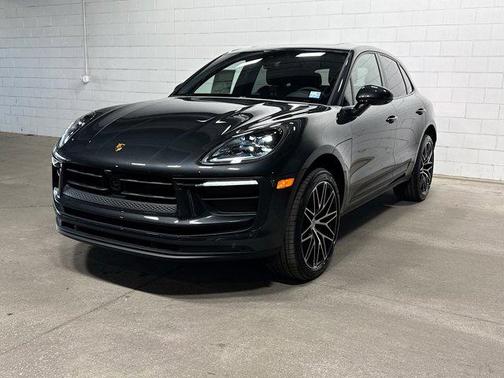 Volcano Grey Metallic 2026 Porsche Macan Macan