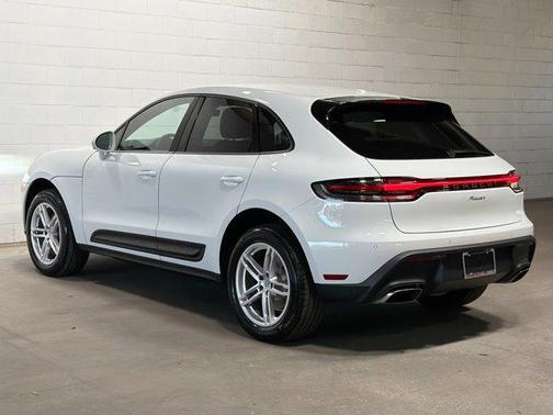 2026 Porsche Macan AWD