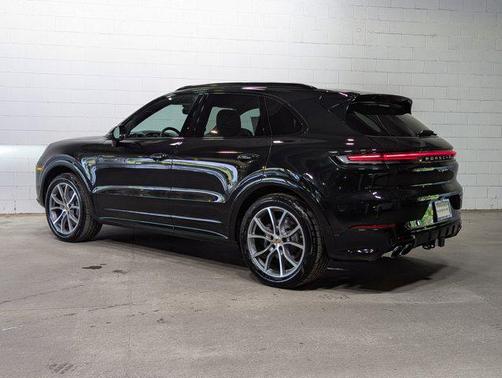 2025 Porsche Cayenne AWD