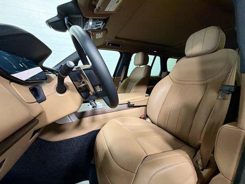 2025 Land Rover Range Rover P530 SE