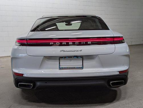 2026 Porsche Panamera 4 E-Hybrid