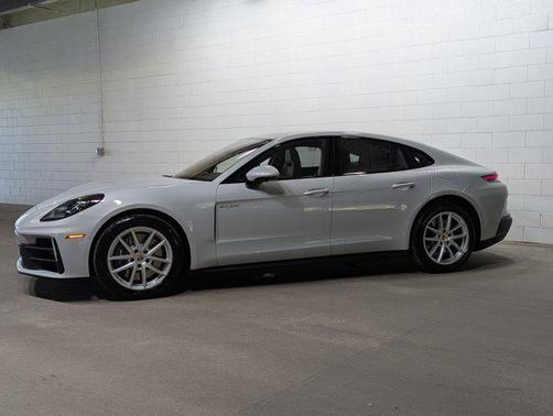 2026 Porsche Panamera 4 E-Hybrid