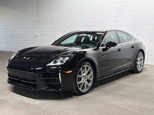 2026 Porsche Panamera 4