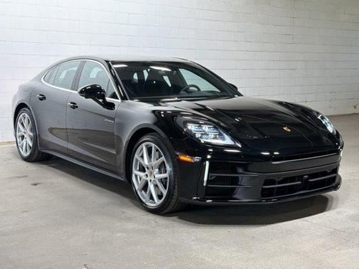 2026 Porsche Panamera 4