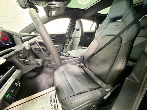 2026 Porsche Panamera 4