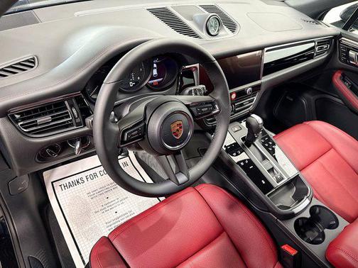 2026 Porsche Macan AWD