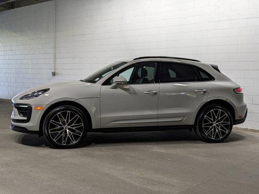 2025 Porsche Macan Base