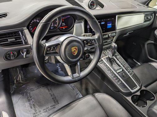 2021 Porsche Macan Turbo