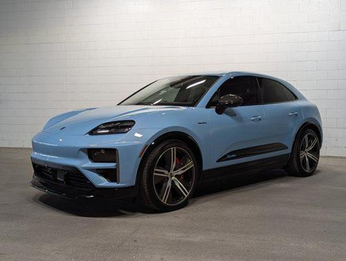2025 Porsche Macan Turbo