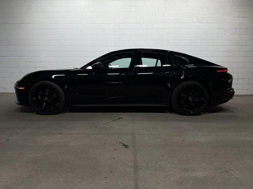 Jet Black Metallic 2026 Porsche Panamera RWD
