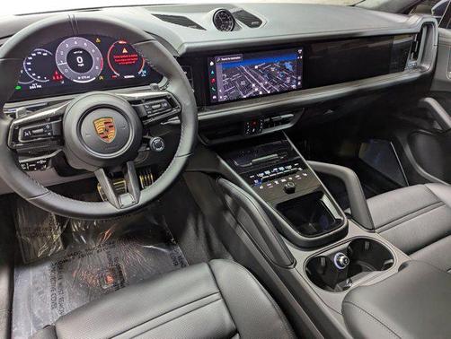 2025 Porsche Cayenne GTS