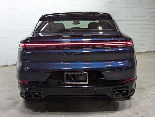 2025 Porsche Cayenne GTS