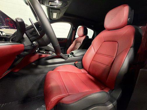 Carrara White Metallic 2026 Porsche Cayenne Cayenne Turbo E-Hybrid