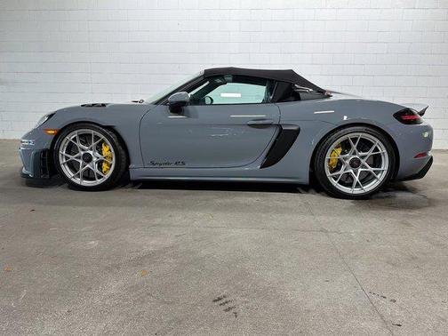 2025 Porsche 718 Spyder RS