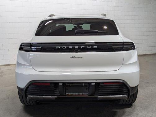 2025 Porsche Macan Electric