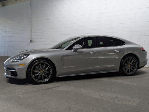 2018 Porsche Panamera 4