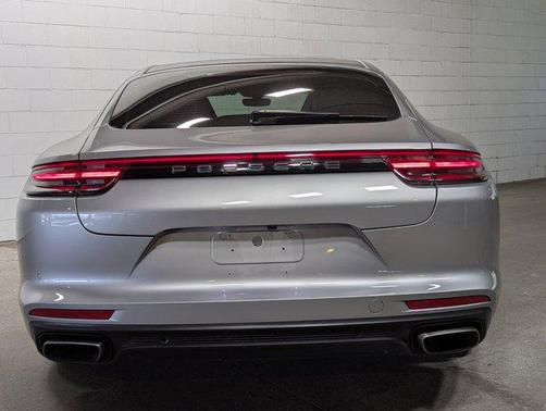 2018 Porsche Panamera 4