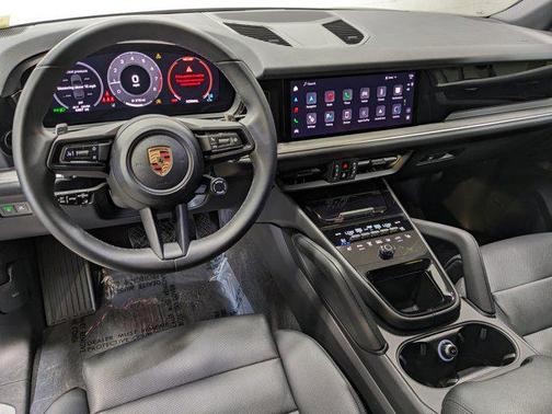 2025 Porsche Cayenne AWD