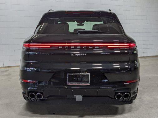 2025 Porsche Cayenne AWD