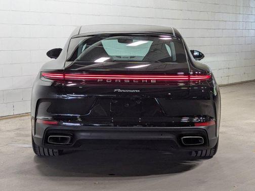 2025 Porsche Panamera 