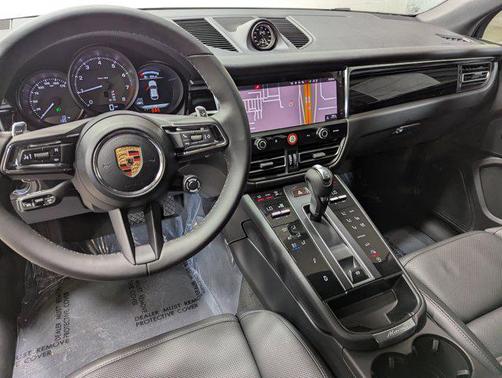 2026 Porsche Macan AWD