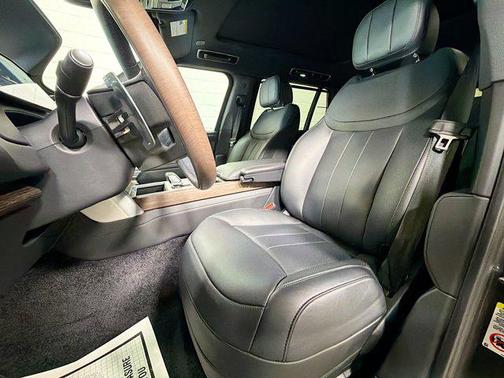 2025 Land Rover Range Rover P530 SE 7 Seat