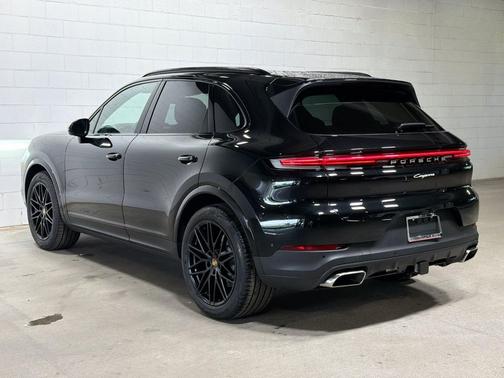 Chromite Black Metallic 2026 Porsche Cayenne Cayenne