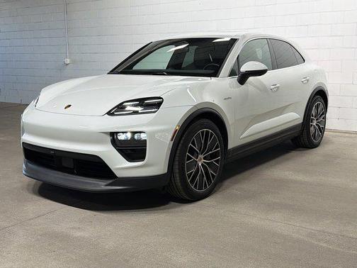 2025 Porsche Macan 4S