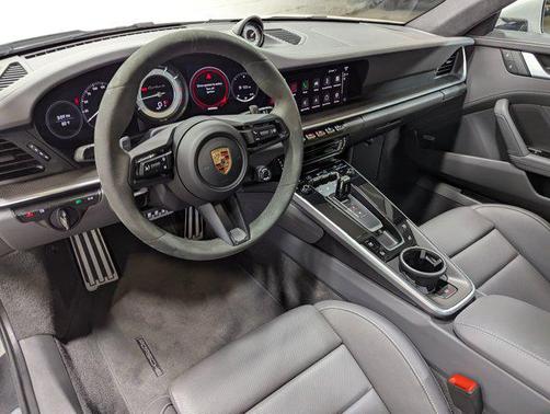 2024 Porsche 911 Carrera