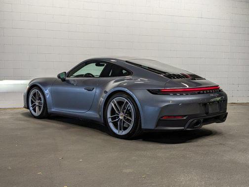 2025 Porsche 911 Carrera