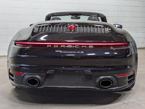 2020 Porsche 911 Carrera 4S Cabriolet