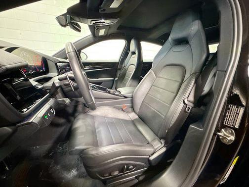 Jet Black Metallic 2025 Porsche Panamera 4