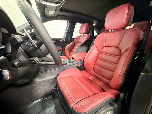 2026 Porsche Macan S