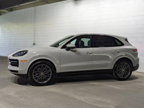 2025 Porsche Cayenne AWD