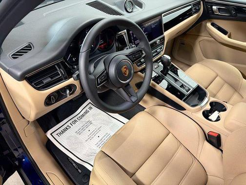 2026 Porsche Macan AWD