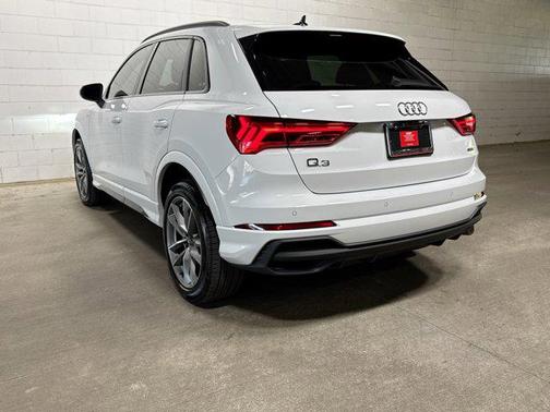 Glacier White Metallic 2024 Audi Q3 45 S line Premium Plus