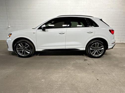 Glacier White Metallic 2024 Audi Q3 45 S line Premium Plus