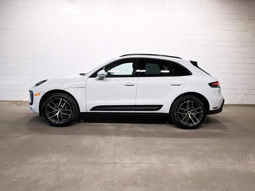 2026 Porsche Macan AWD