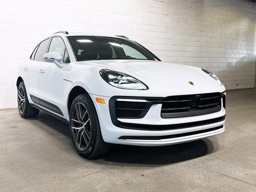 2026 Porsche Macan AWD