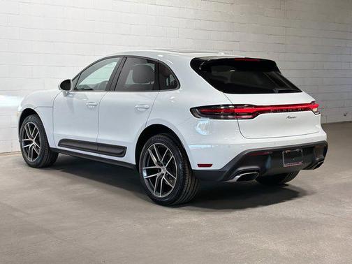 2025 Porsche Macan 