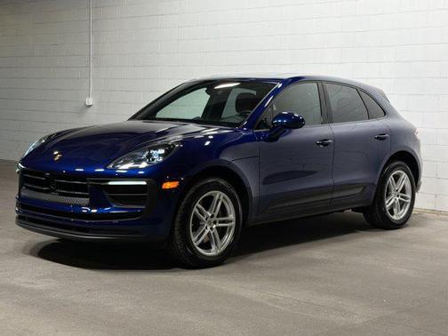 2025 Porsche Macan Base