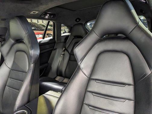 2019 Porsche Panamera GTS
