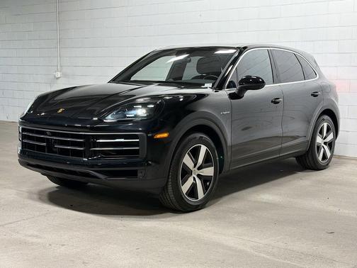 Chromite Black Metallic 2024 Porsche Cayenne Cayenne E-Hybrid