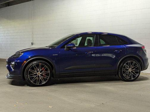 2025 Porsche Macan 4S