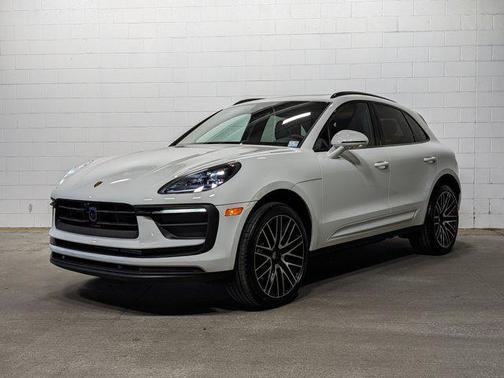 2025 Porsche Macan Base