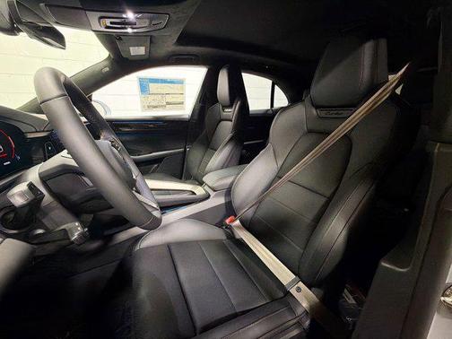 2025 Porsche Macan Turbo