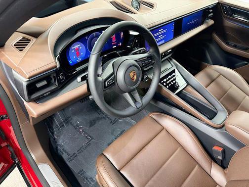 2026 Porsche Macan 4