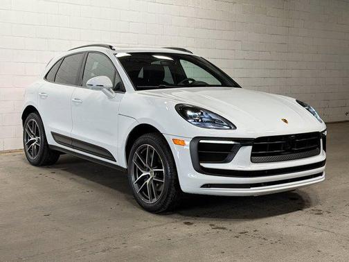 2026 Porsche Macan 