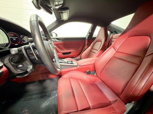 2023 Porsche 911 Carrera 4S